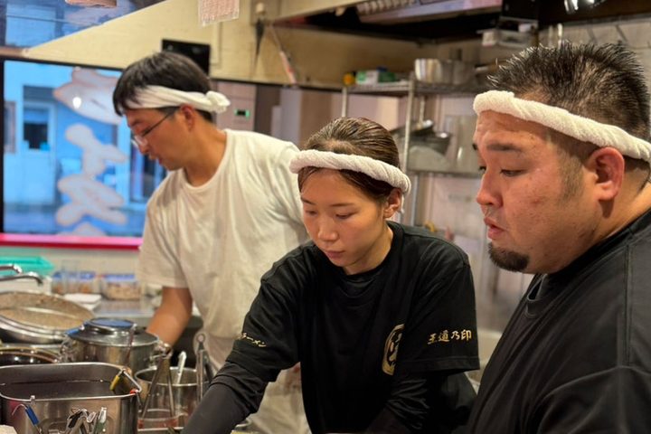 家系ラーメンの調理補助